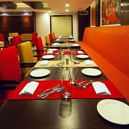 The Golden Plaza Hotel Panchkula Exterior foto